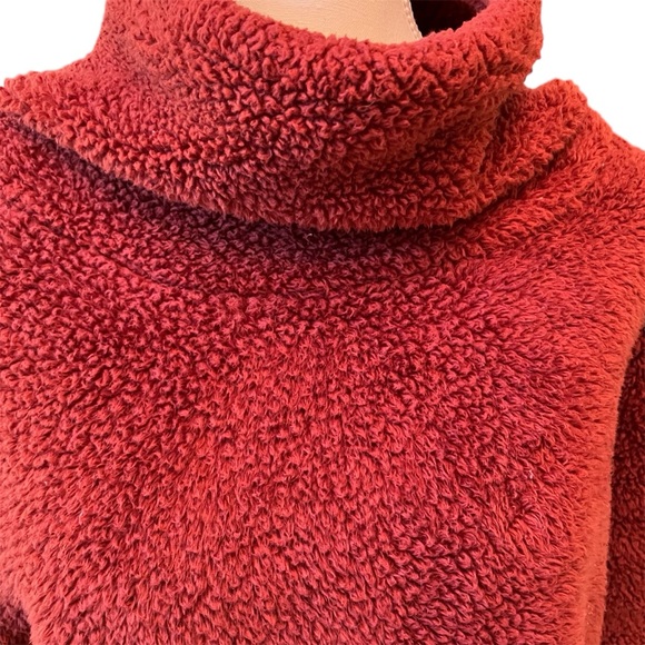 Joy Lab Fuzzy Sweater in Rust. Size large. - Picture 3 of 4